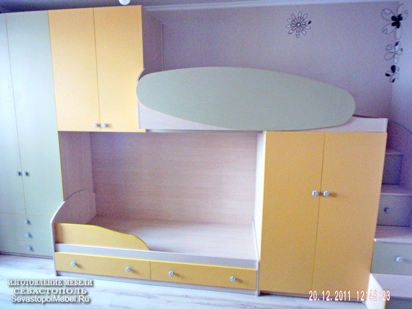 Детская двухяруская кровать с шкафчиками. Детская мебель на заказ в городе Севастополе.