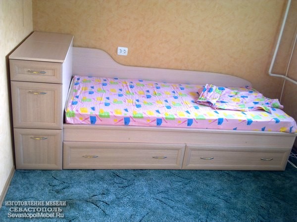 Кровать с ящиком для белья.Кровать на заказ, мебель для спальни в Севастополе.