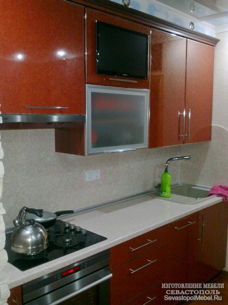 Кухня МДФ в коричневом стиле с большими шкафчиками. Кухни на заказ и кухонную мебель в Севастополе.