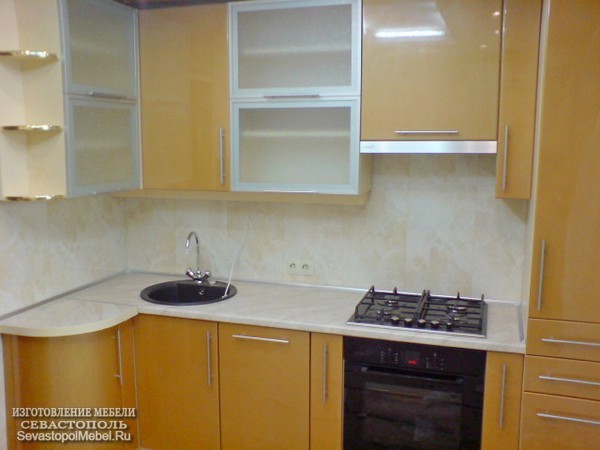 Удобная, угловая кухня МДФ в желтом стиле. Кухни на заказ и кухонную мебель в Севастополе.
