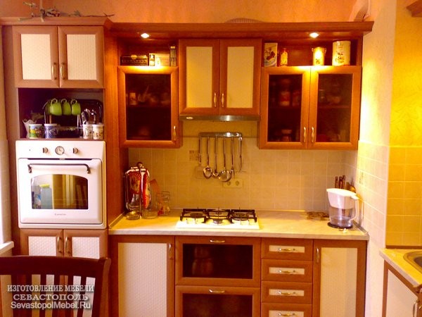 Кухня рамка с удобными шкафчиками. Кухни на заказ и кухонную мебель в Севастополе.