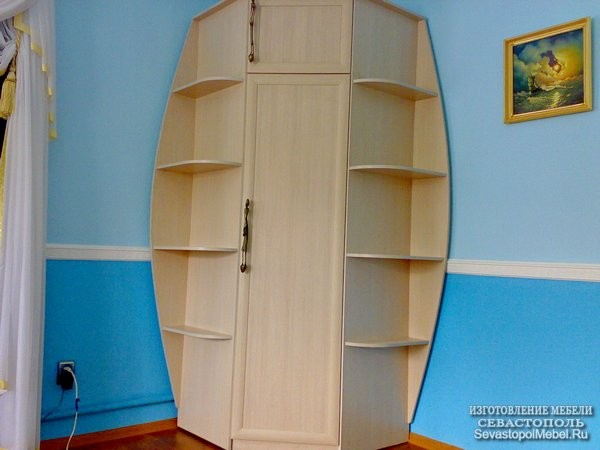 Удобный угловой шкаф.Корпусная мебель на заказ в городе Севастополе.